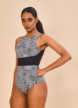Load image into Gallery viewer, Model Front: Uv Line One-Piece Swimsuit Verena Asas Upf50+