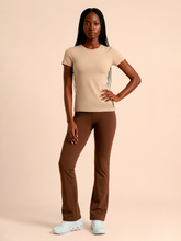 Load image into Gallery viewer, Model Front: Uv Line Rash Guard T-Shirt Fem New Fit Fem Sand Upf50+