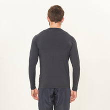 Load image into Gallery viewer, Model Back: Uv Line Rash Guard Longsleeve Uv X Pro Preto Upf50+
