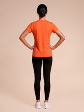 Load image into Gallery viewer, Model Back: Uv Line Beach Top T-Shirt Uvpro Fem Pitanga Upf50+
