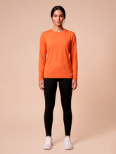 Load image into Gallery viewer, Model Front: Uv Line Rash Guard Longsleeve Uvpro Fem Pitanga Upf50+
