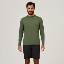 Load image into Gallery viewer, Model Front: Uv Line Rash Guard Longsleeve Uvpro Verde Militar Upf50+
