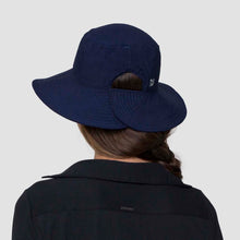 Load image into Gallery viewer, Model Back: Uv Line Bucket Hat Hat California Nac Fem Navy Blue Upf50+
