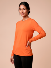 Load image into Gallery viewer, Gallery: Uv Line Rash Guard Longsleeve Uvpro Fem Pitanga Upf50+
