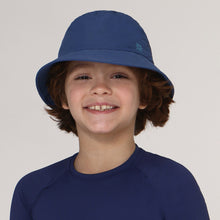 Load image into Gallery viewer, Model Front: Uv Line Bucket Hat Hat Basic Kids Inf Navy Blue Upf50+
