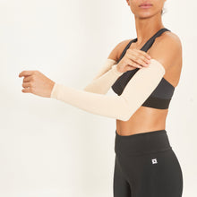 Load image into Gallery viewer, Image 02: Uv Line Glove Long Sleeve Uni Beige Upf50+
