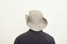 Load image into Gallery viewer, Model Back: Uv Line Floppy Hat Hat Safari L Masc Sand Upf50+
