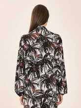 Load image into Gallery viewer, Model Back: Uv Line Shirtdress Shirt Vitoria Coqueiros Upf50+

