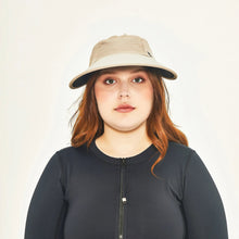 Load image into Gallery viewer, Model Front: Uv Line Caps Visor Capri Colors Nac Fem Sand Black Upf50+
