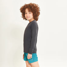 Load image into Gallery viewer, Image 02: Uv Line Rash Guard Longsleeve Uvpro Kids Preto Upf50+
