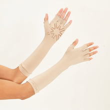 Load image into Gallery viewer, Image 05: Uv Line Glove Long Gloves Uni Chocolate Upf50+
