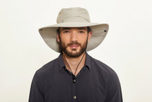 Load image into Gallery viewer, Model Front: Uv Line Floppy Hat Hat Safari L Masc Sand Upf50+

