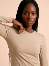 Load image into Gallery viewer, Image 06: Uv Line Rash Guard Longsleeve Fem New Fit Sand Upf50+
