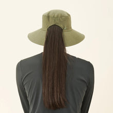 Load image into Gallery viewer, Model Back: Uv Line Bucket Hat Hat California Nac Fem Green Militar Upf50+
