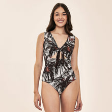 Load image into Gallery viewer, Model Front: Uv Line One-Piece Mirela Coqueiros Bege Upf50+
