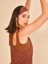 Load image into Gallery viewer, Image 04: Uv Line Fitness Top Regata Sport Color Fem Marrom Upf50+
