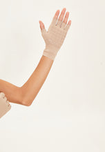 Load image into Gallery viewer, Image 02: Uv Line Glove Short Glove Anti-Aging Chocolate Upf50+
