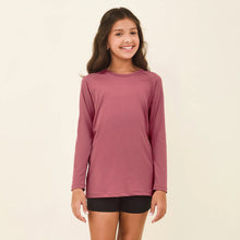 Load image into Gallery viewer, Model Front: Uv Line Rash Guard Longsleeve Uvpro Kids Malva Upf50+
