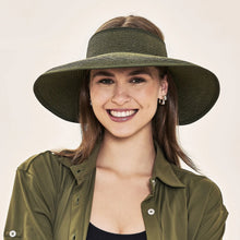 Load image into Gallery viewer, Model Front: Uv Line Visor Visor Siena Imp Fem Militar Green Upf50+
