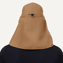 Load image into Gallery viewer, Model Back: Uv Line Flap Hat Cap Leg Atacama 2021 Masc Kaki Upf50+
