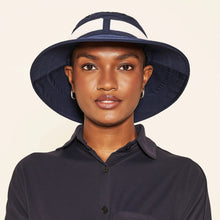 Load image into Gallery viewer, Model Front: Uv Line Floppy Hat Hat Paris Ville L Fem Blue White Upf50+
