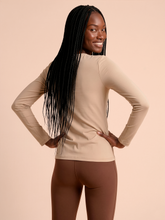 Load image into Gallery viewer, Image 05: Uv Line Rash Guard Longsleeve Fem New Fit Sand Upf50+
