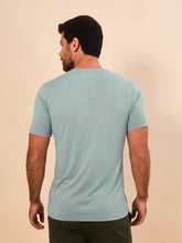 Load image into Gallery viewer, Model Back: Uv Line T-Shirt For Men T-Shirt New Fit Masc Verde Agua Upf50+
