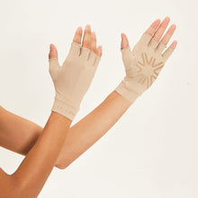 Load image into Gallery viewer, Image 05: Uv Line Glove Meduim Gloves Long Fingerss Uni Beige Upf50+
