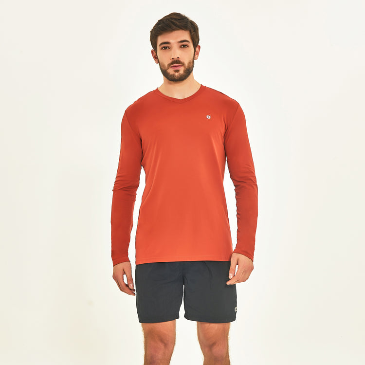 Model Front: Uv Line Rash Guard Longsleeve Sport Fit Ferrugem Upf50+