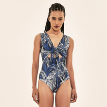 Load image into Gallery viewer, Model Front: Uv Line One-Piece Mirela Coqueiros Marinho Upf50+
