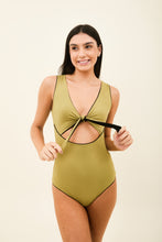 Load image into Gallery viewer, Gallery: Uv Line One-Piece Mirela Oliva Preto Upf50+
